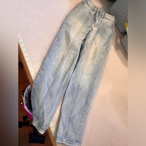 High waist faded jeans